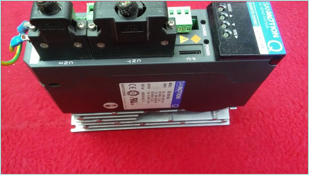 SANMOTION QS1A01AA AC SERVO SYSTEMS SÜRÜCÜ
